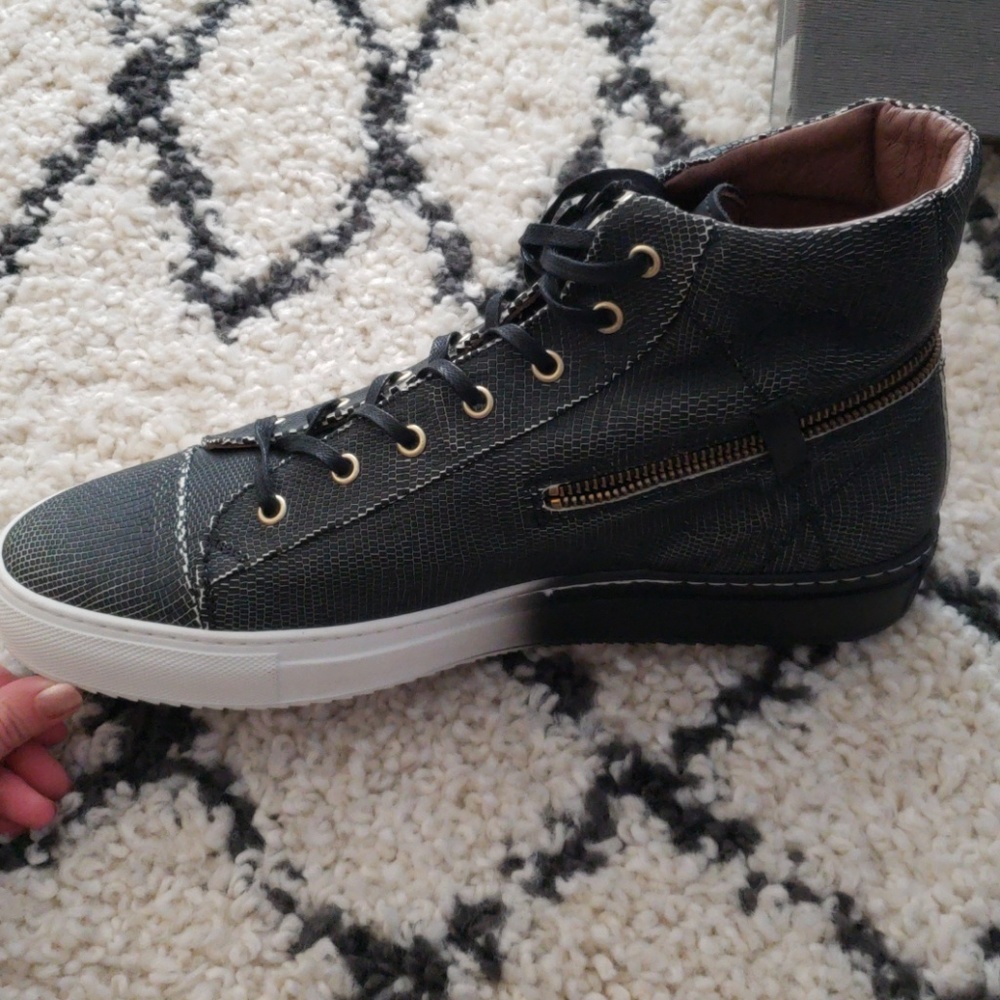 💕HP💕 BNIB Bacco Bucci Mens Hightops - Picture 3 of 8